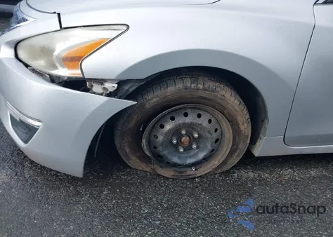 2015 Nissan Altima 2.5/2.5 S/2.5 Sl/2.5 Sv из США, поврежденный, VIN 1N4AL3AP7FN882469